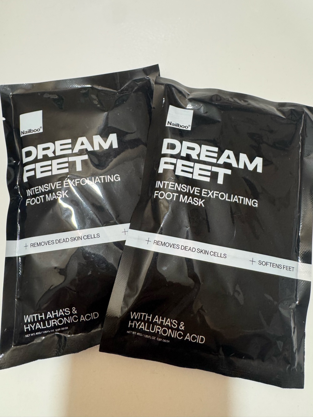 Nailboo Dream Feet Intensive Exfoliating Foot Mask — Black
